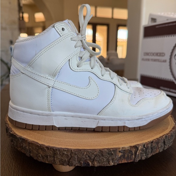 Nike Dunk High Sail Gum 2021, Women’s US 7 - Picture 1 of 4